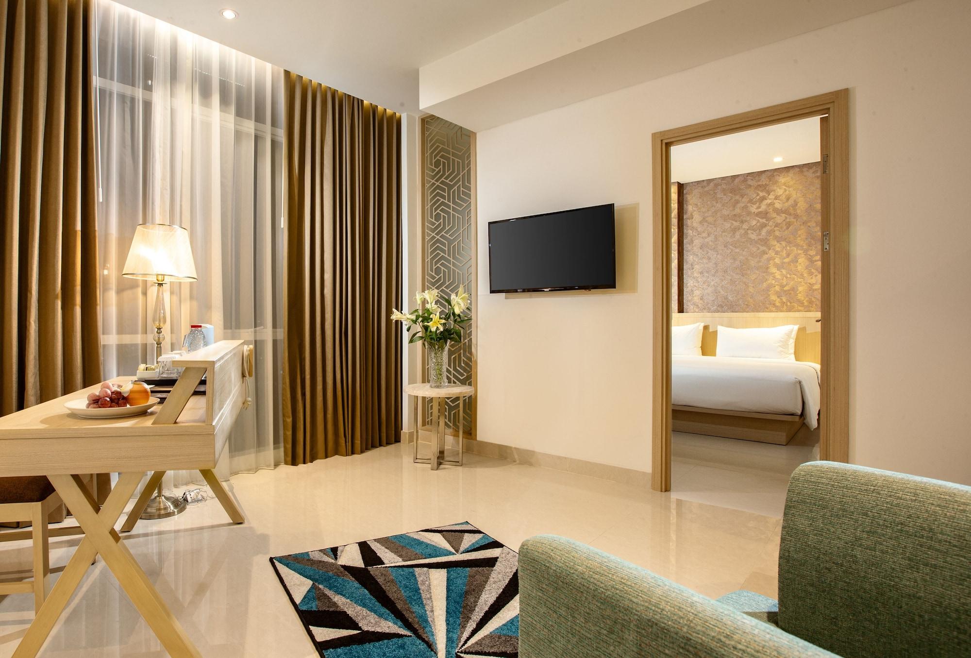 Hotel Santika Gresik Exterior foto